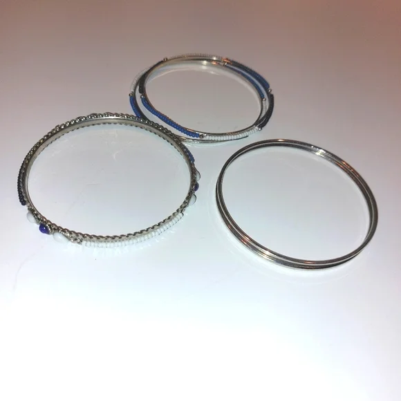 WOMEN'S Blue Silvertone Fashion Bracelets One Size - Picture 4 of 5